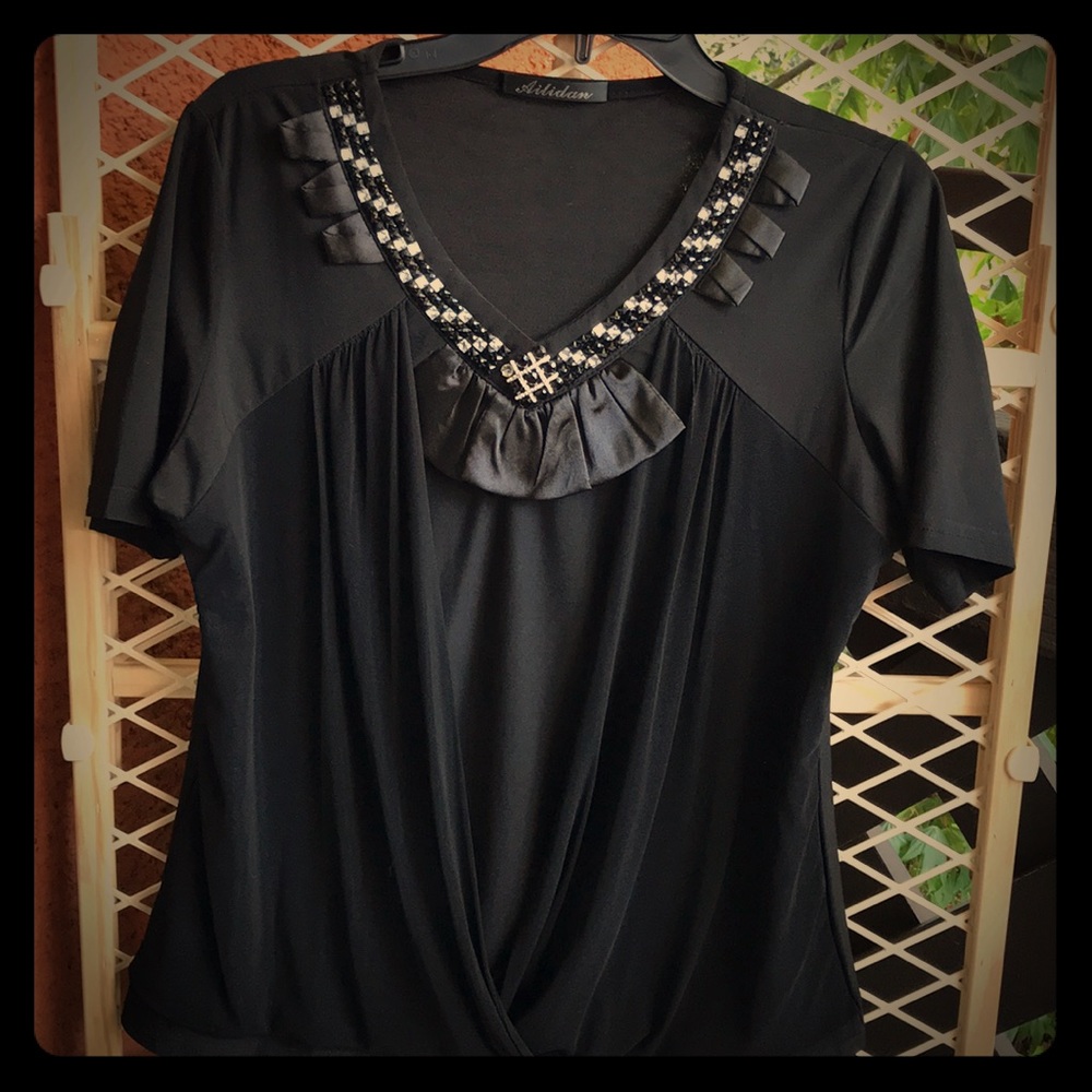 Women dressy blouse.(price is negotiable)